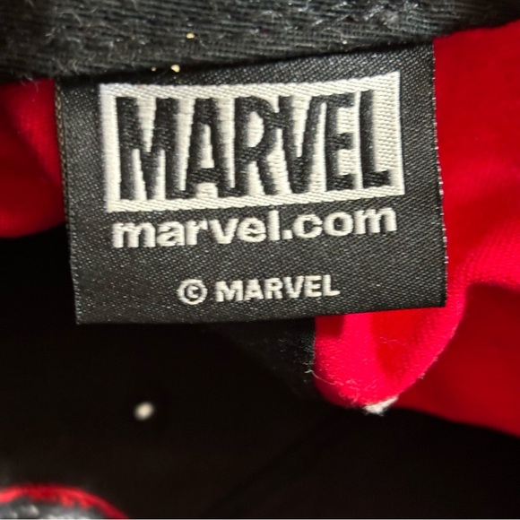 🛍️3/$30 Marvel Deadpool black and red SnapBack baseball cap hat - Picture 9 of 11